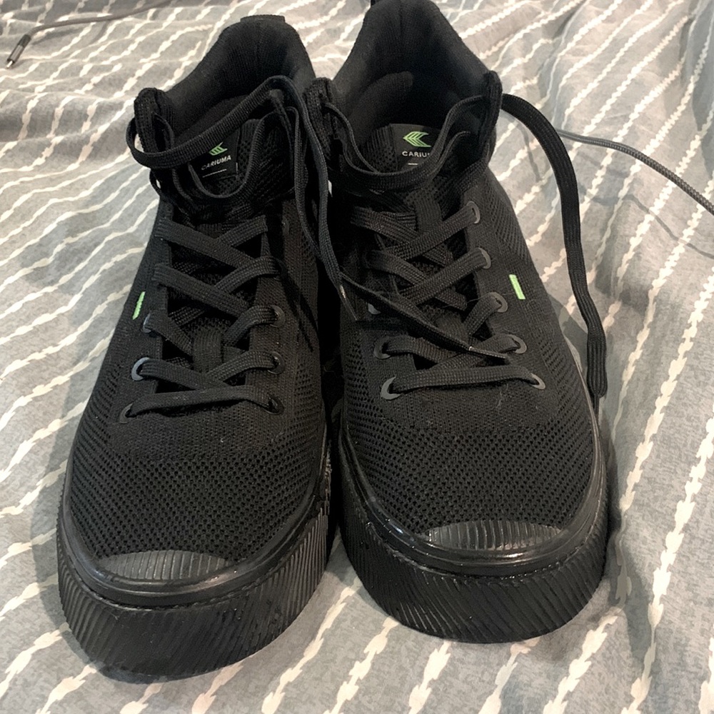 BRAND NEW Cariuma Black IBI High All Black Knit Sneaker Men Size 11